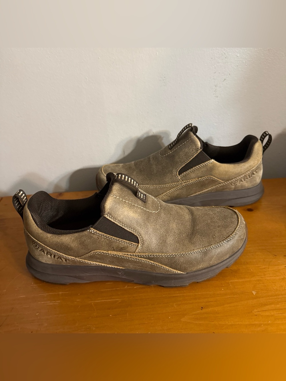 Ariat Men's size 10.5 Spitfire Soft Suede Leather Slip-On Shoes style